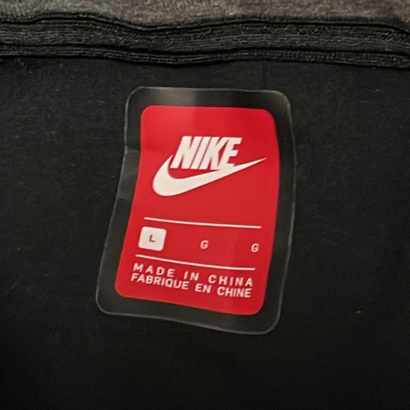 Nike Men’s Large Zip Hoodie - Picture 3 of 3